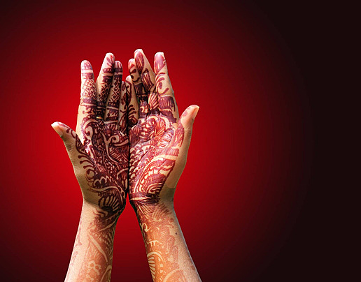 pngtree-decorative-henna-mehendi-on-the-hand-of-a-hindu-bride-photo-image_5364976 pngtree-decorative-henna-mehendi-on-the-hand-of-a-hindu-bride-photo-image_5364976